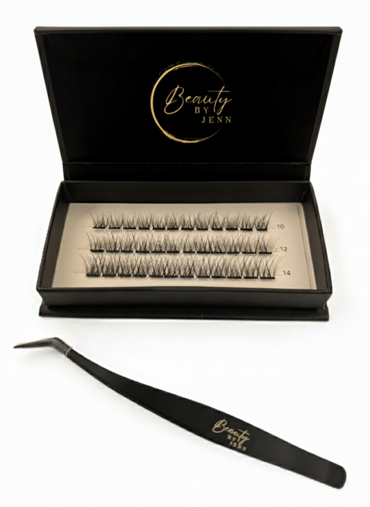 Geopende kit met 36 voorgelijmde natuurlijke wimperclusters in de lengtes 10, 12 en 14mm, met applicator.